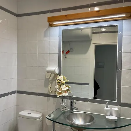 Puerto Banus Pol Y Hada マルベーリャ