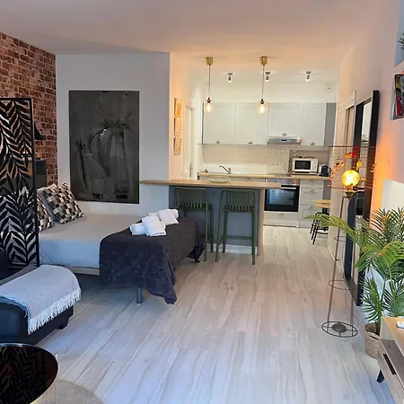 Puerto Banus Pol Y Hada 마르베야