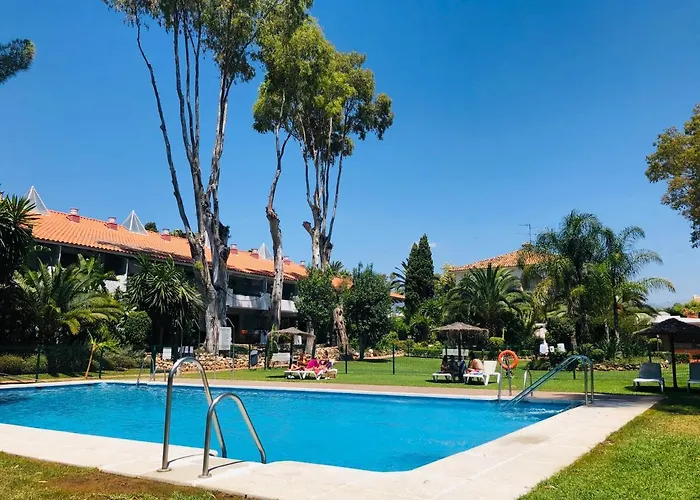 Puerto Banus Pol Y Hada *