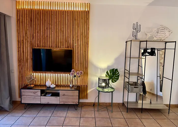 Puerto Banus Pol Y Hada